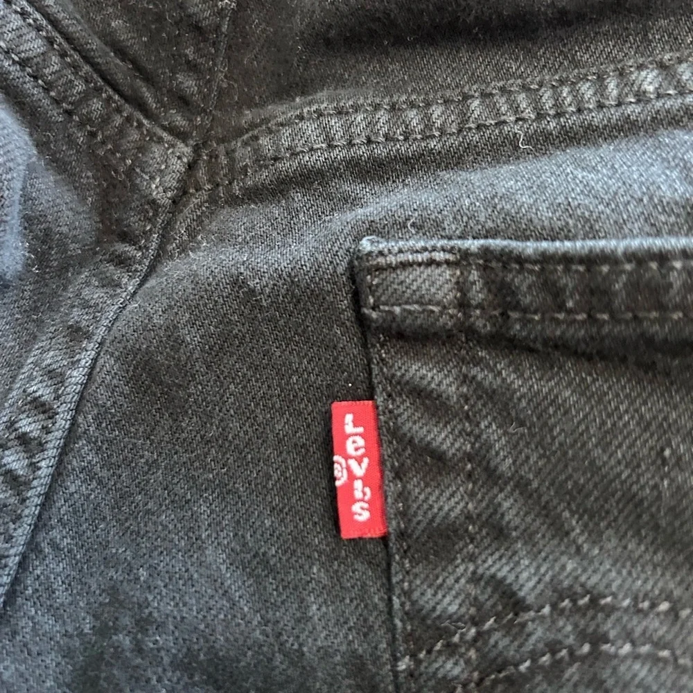 Levi Strauss & Co Women’s Button Fly Black Jeans

Size 8 - Picture 6 of 9